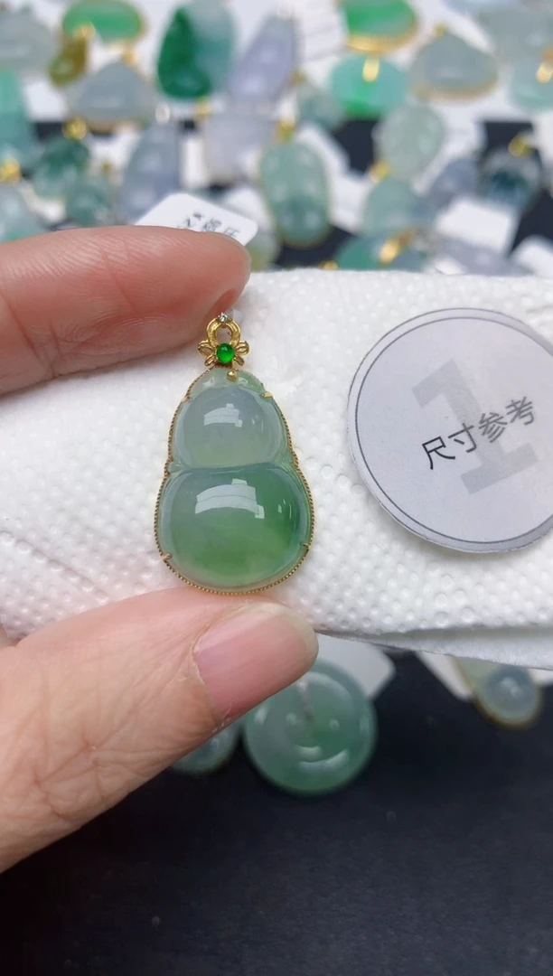 颈饰18K金镶嵌翡翠天然缅甸A货翡翠