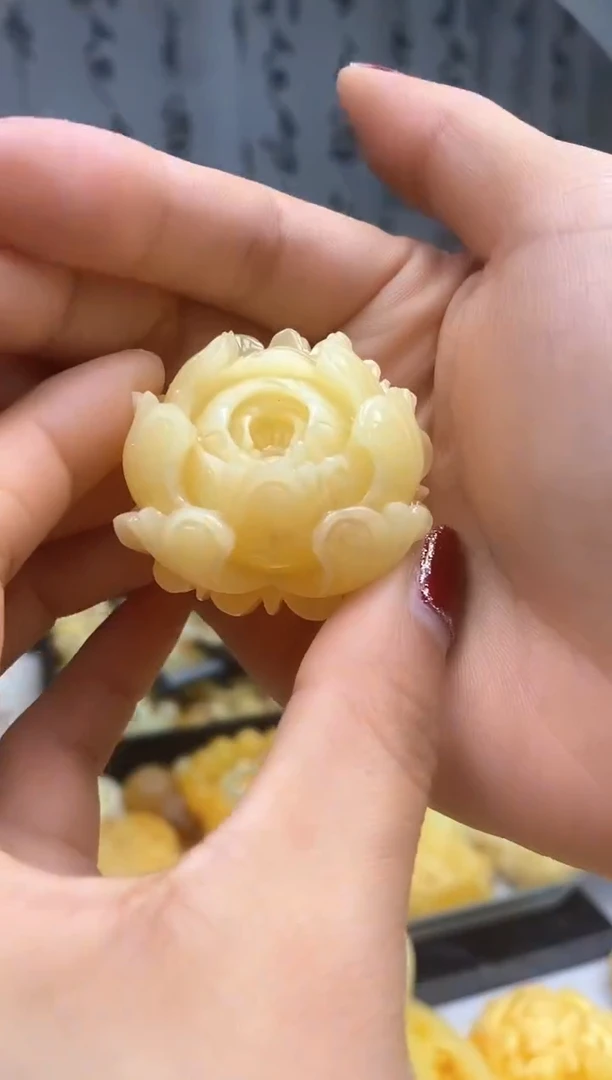 【闪购商品】琥珀裸石未镶嵌挂坠