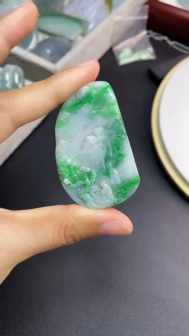 颈饰未镶嵌翡翠吊坠