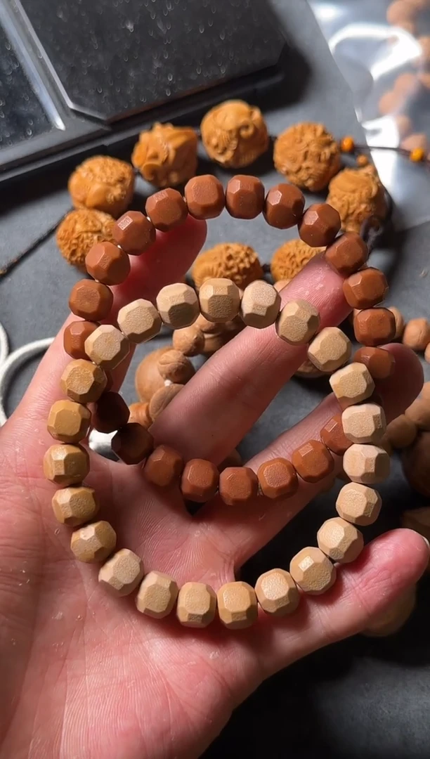 猴头核桃吊坠猴头六方