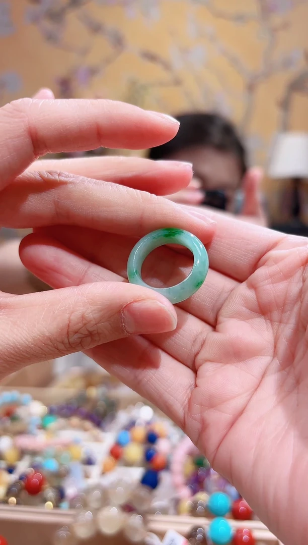 未镶嵌戒指翡翠天然翡翠辣阳绿戒指13号