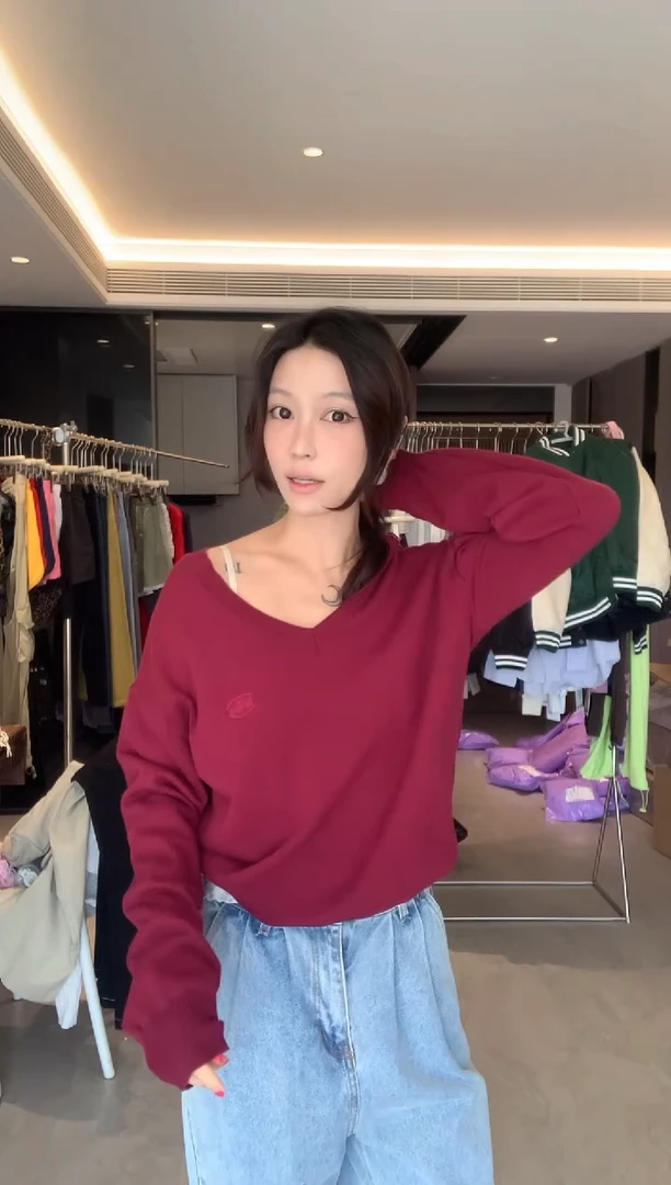 鹿毛八奶V领毛衣