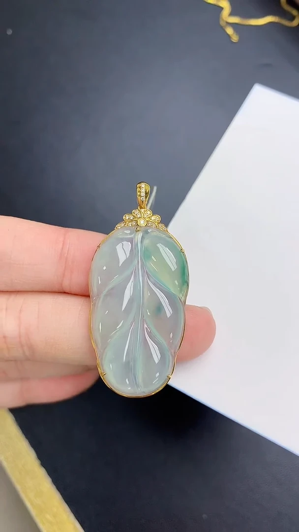 颈饰18K金镶嵌翡翠天然缅甸A货百元以上9元证书费自理