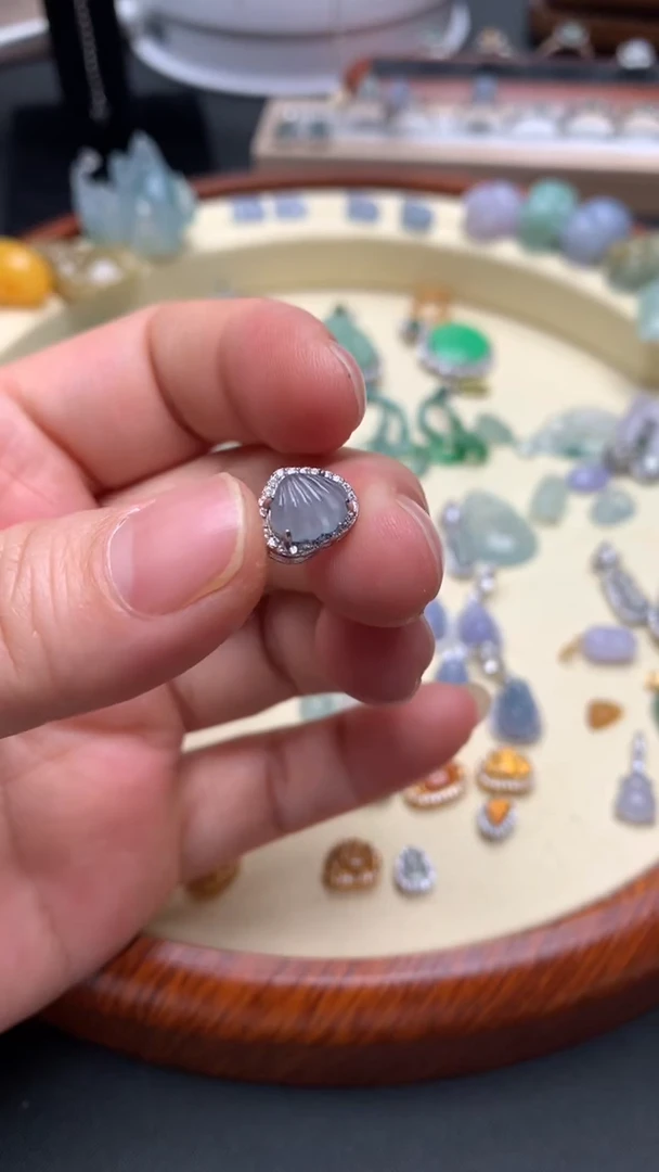 【闪购商品】翡翠颈饰银S925镶嵌翡翠镶嵌B壳