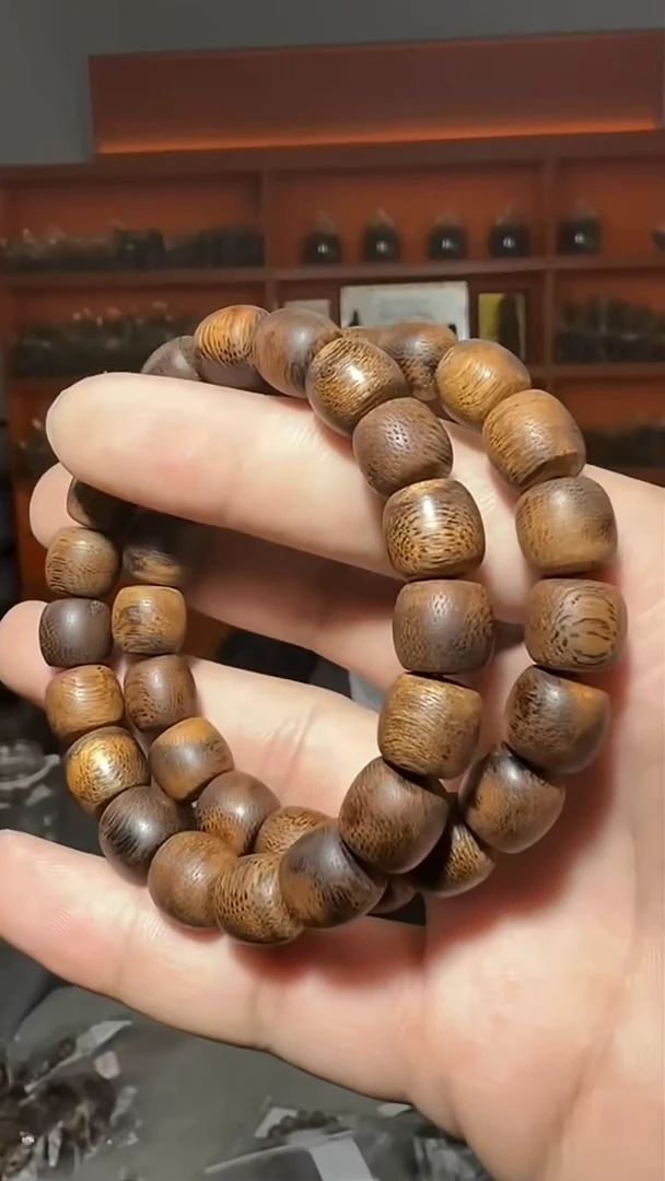 沉香手串69号鸡母虫多样性发一