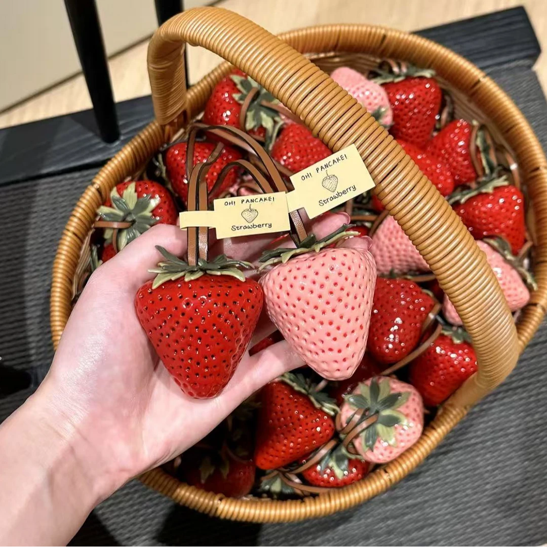 【小魏总专属】大号实心带籽草莓挂件