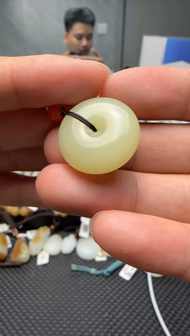 吊坠(赠链)未镶嵌和田玉平安扣