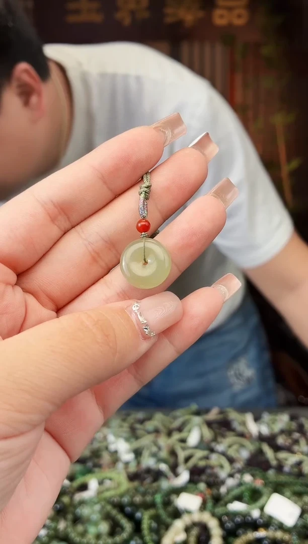 和田玉未镶嵌颈饰拍一发一