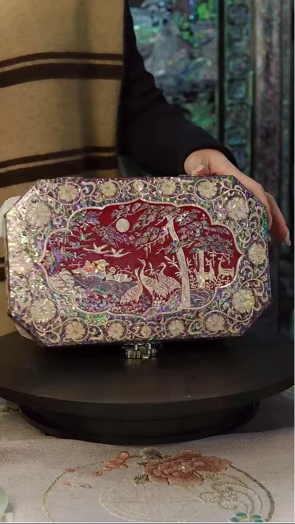 绒布底·弘贝雅螺钿漆器文化馆