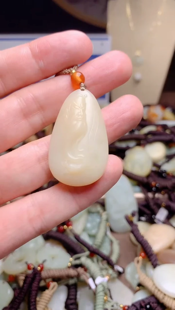 和田玉未镶嵌颈饰1