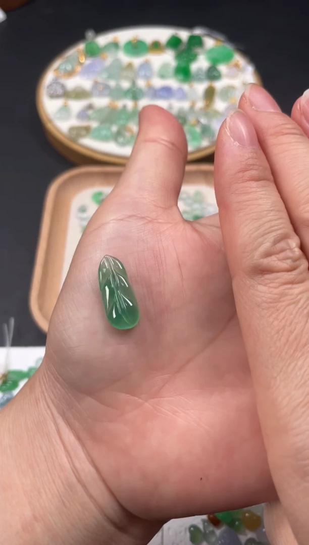 吊坠(不含链)未镶嵌翡翠一个JK481