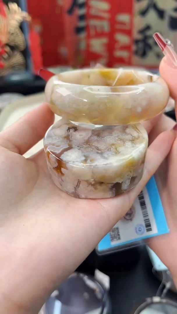 【闪购商品】石英质玉手镯未镶嵌赠送镯心（58圈口）