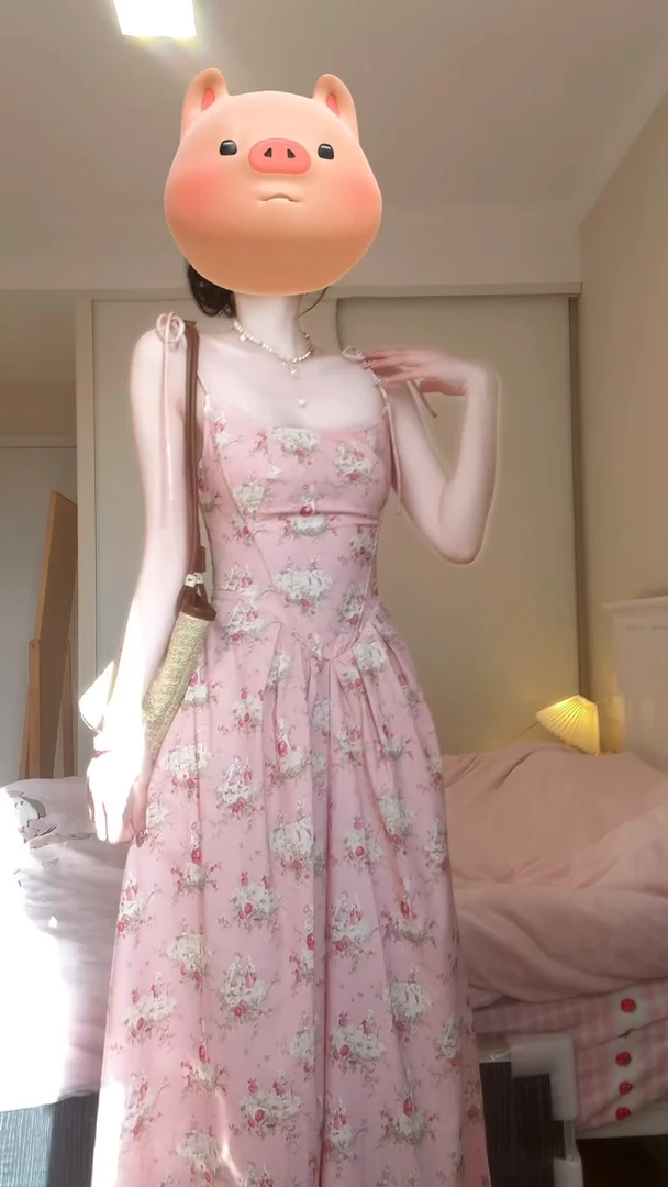 2025春季新款时尚气质法式小众甜美印花吊带高级设计感连衣裙女