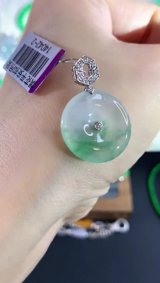 吊坠(不含链)18K金镶嵌翡翠226|