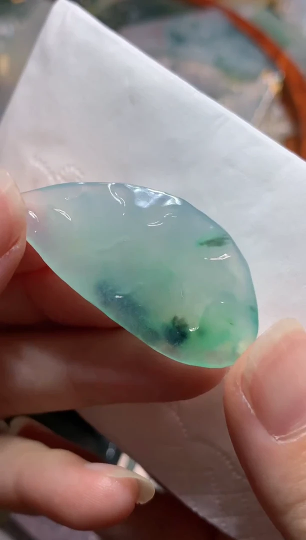 翡翠18K金镶嵌吊坠(不含链)吊坠