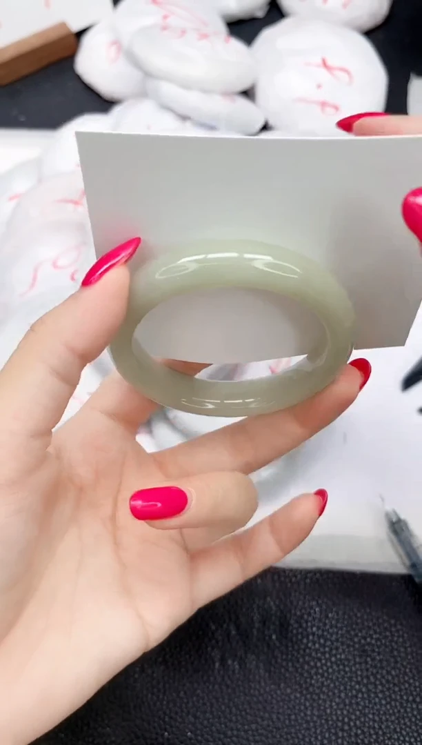 未镶嵌手镯石英质玉39-53.1