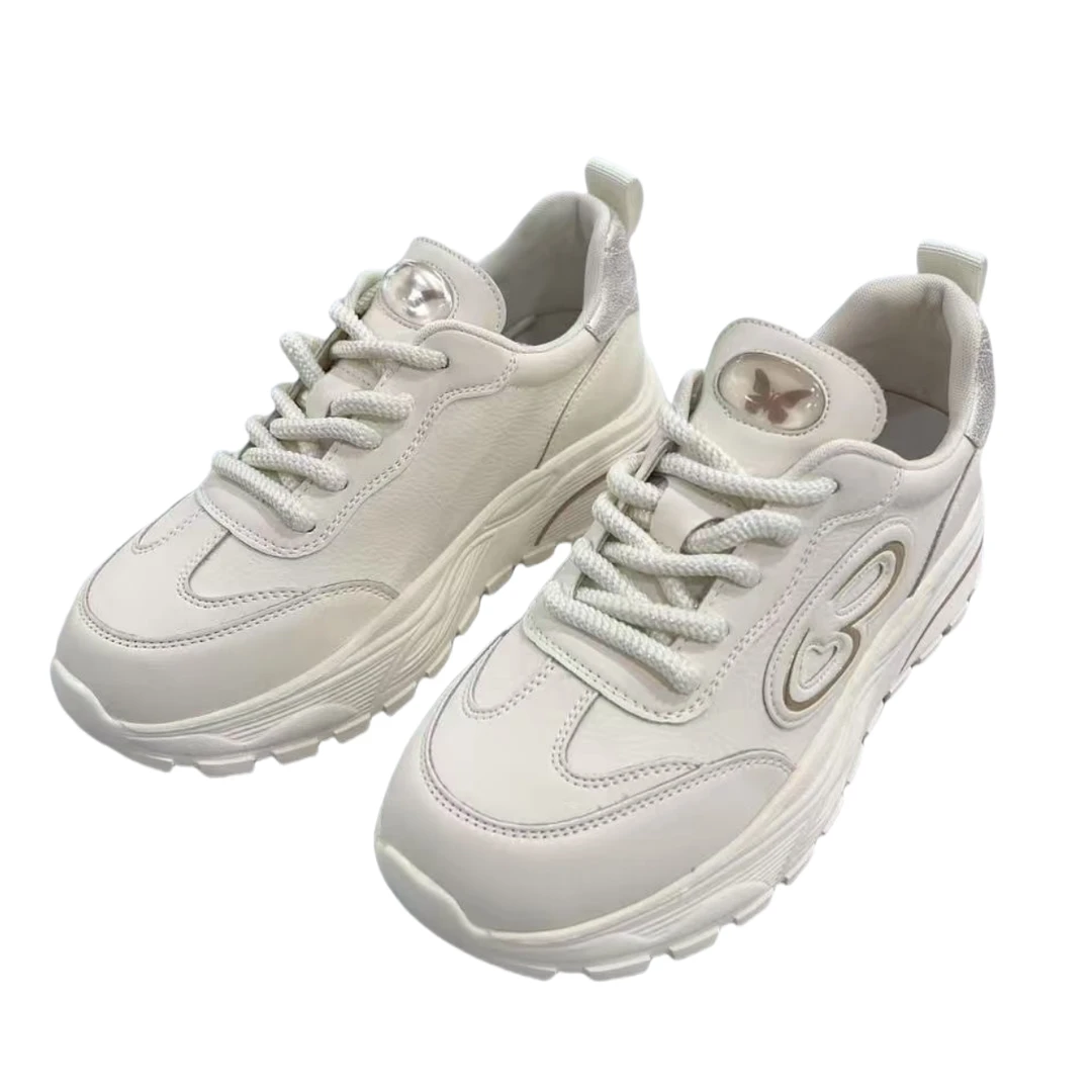 797  蝴蝶装饰  时尚  设计感  百搭  休闲鞋