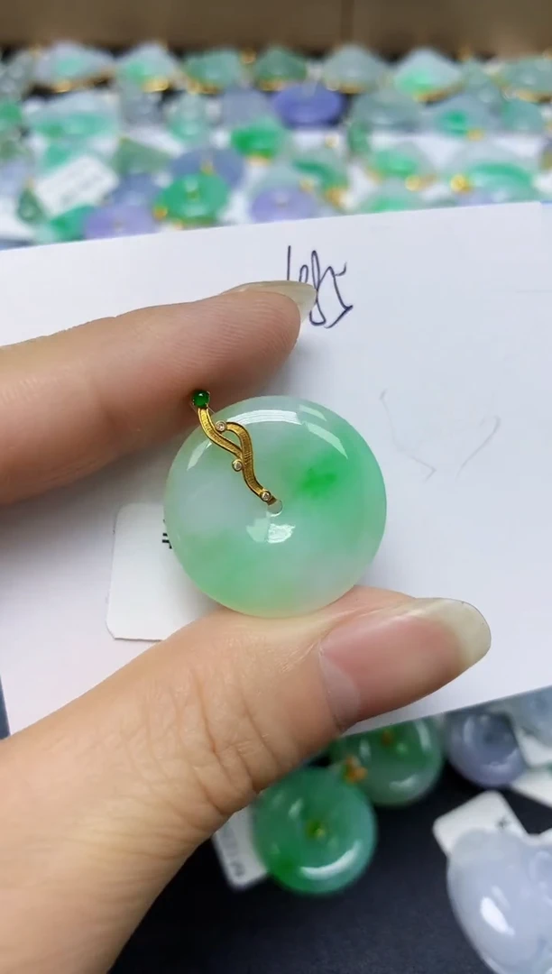 翡翠18K金镶嵌颈饰 天然翡翠A货