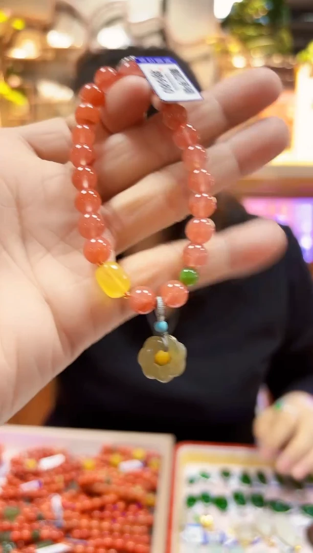 颈饰未镶嵌南红玛瑙手链