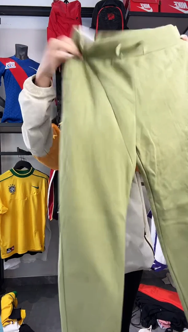 700编码 瑕疵款直播间过款为准 尺码140