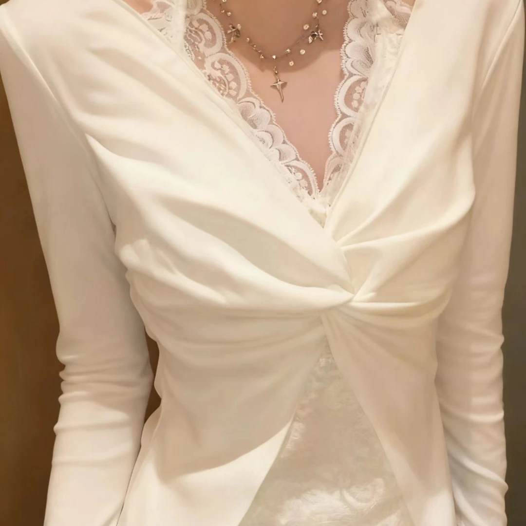 冬季新款甜美蕾丝v领交叉长袖假两件拼接内搭磨毛外穿美背