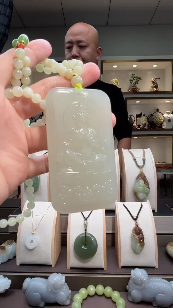 颈饰未镶嵌和田玉苏