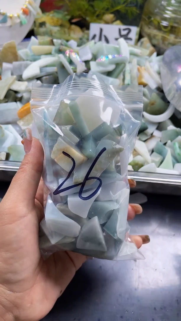 配石翡翠天然翡翠中号500克26