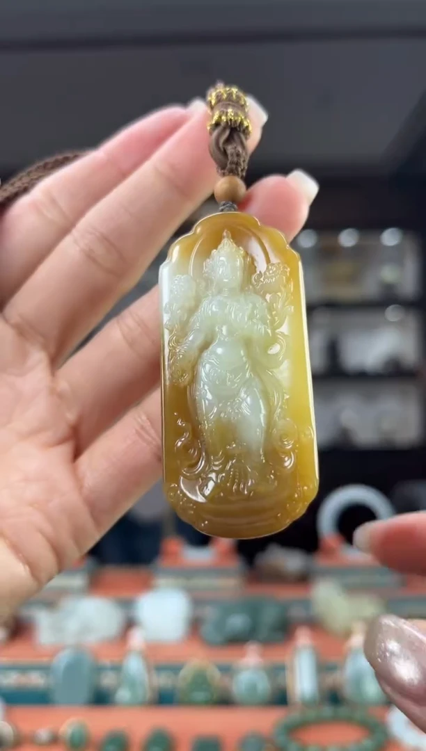 颈饰未镶嵌和田玉佩佩