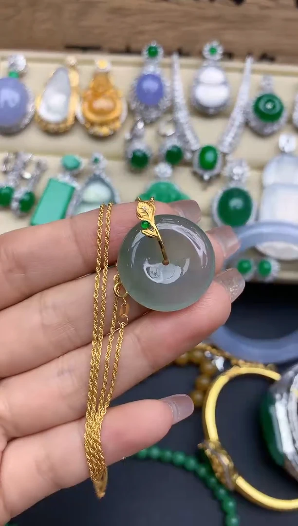 颈饰18K金镶嵌翡翠220-中国好珍宝