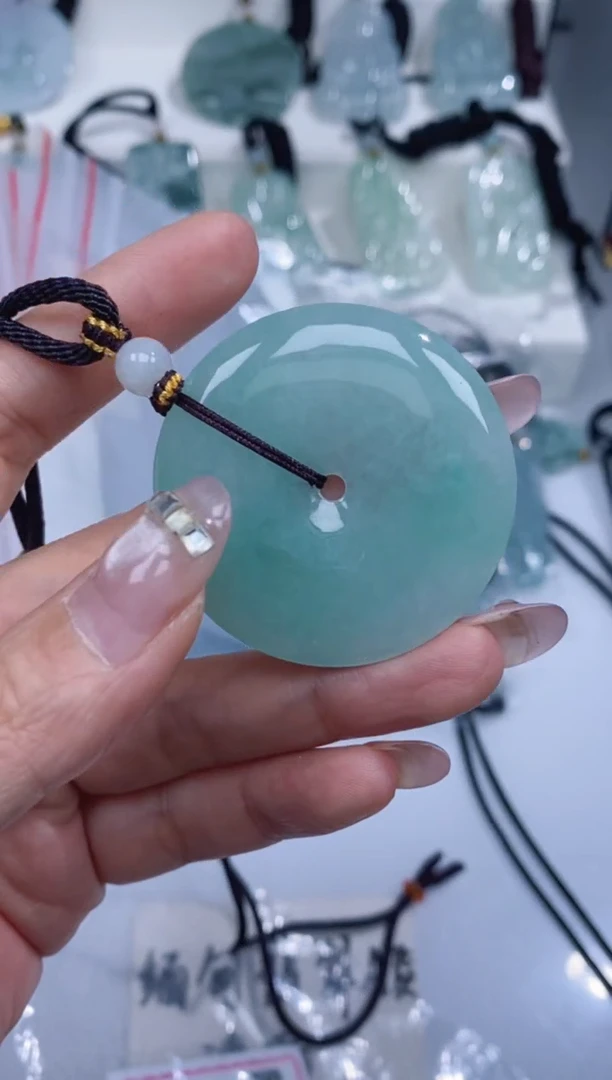 颈饰未镶嵌翡翠吊坠