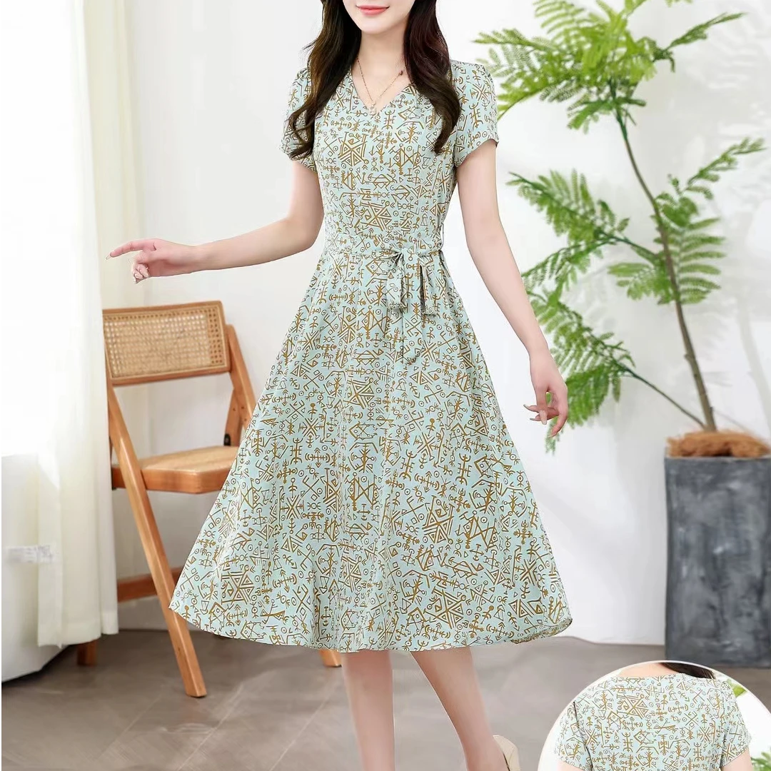 夏季新款气质修身碎花连衣裙显瘦遮肚洋气中长款2501#