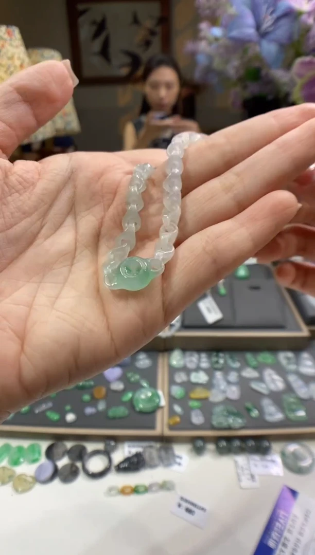 颈饰未镶嵌翡翠手链