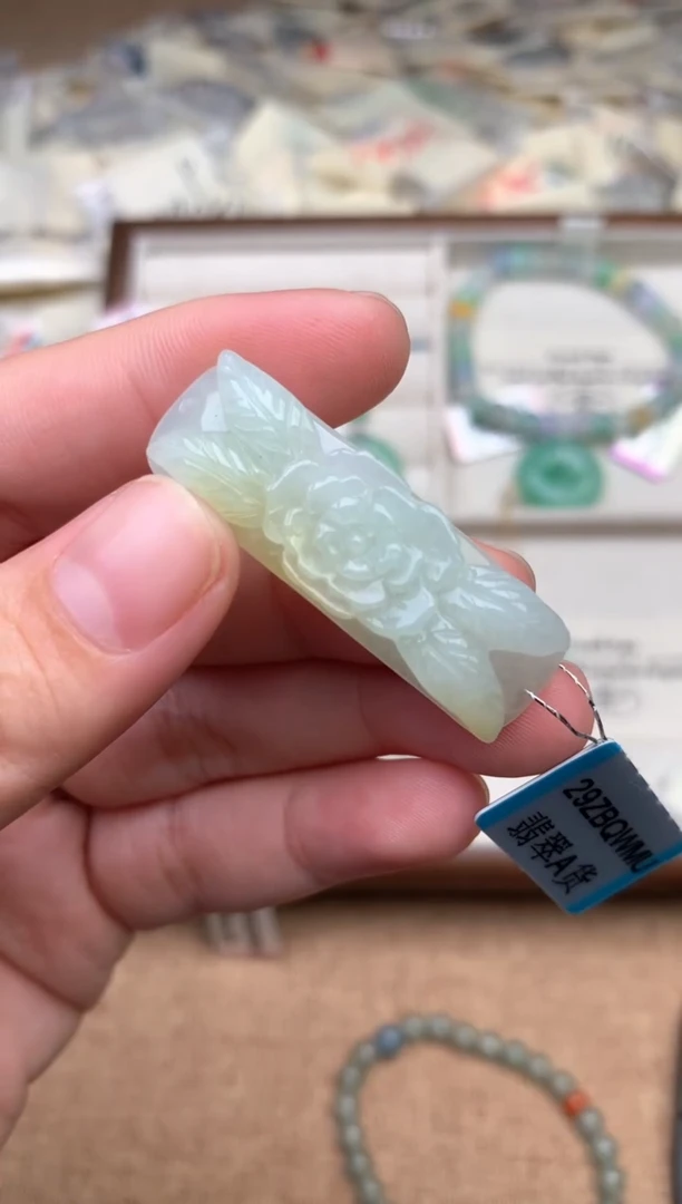 未镶嵌挂件翡翠一