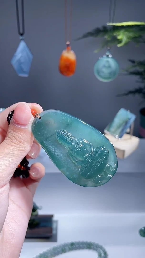 颈饰未镶嵌翡翠观音