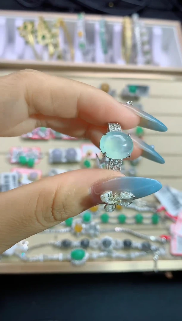 翡翠银S925镶嵌颈饰翡翠 银S925镶嵌 111