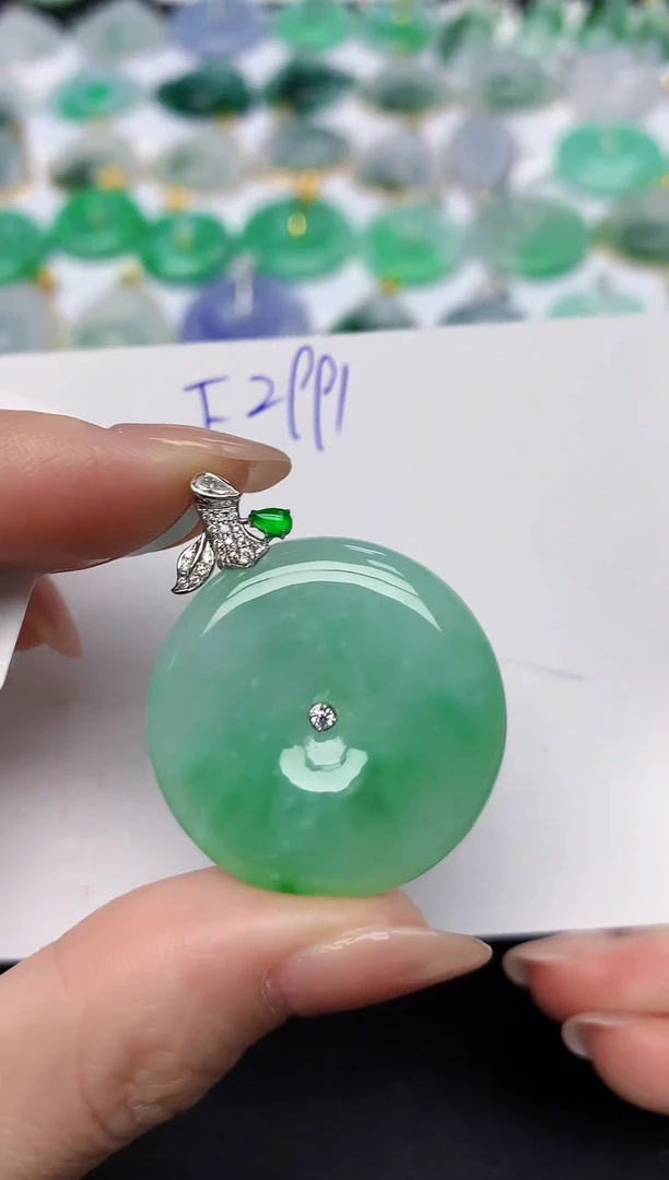 颈饰18K金镶嵌翡翠天然缅甸A货翡翠百元以上9元证书费自理