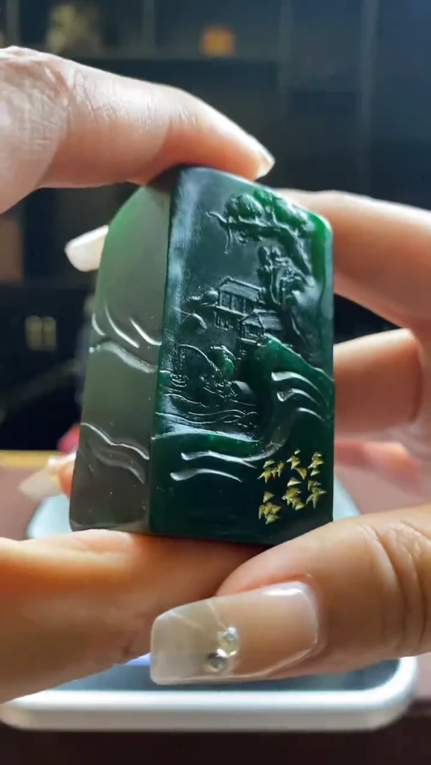 【闪购商品】寿山石印石绝绿博弈雕