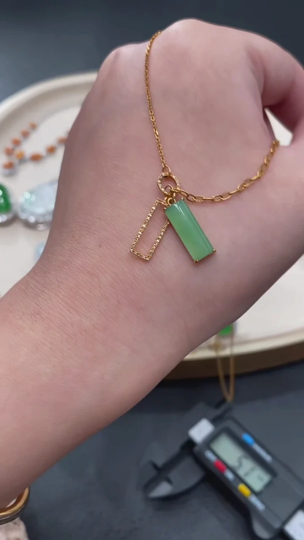 颈饰18K金镶嵌翡翠38-套链