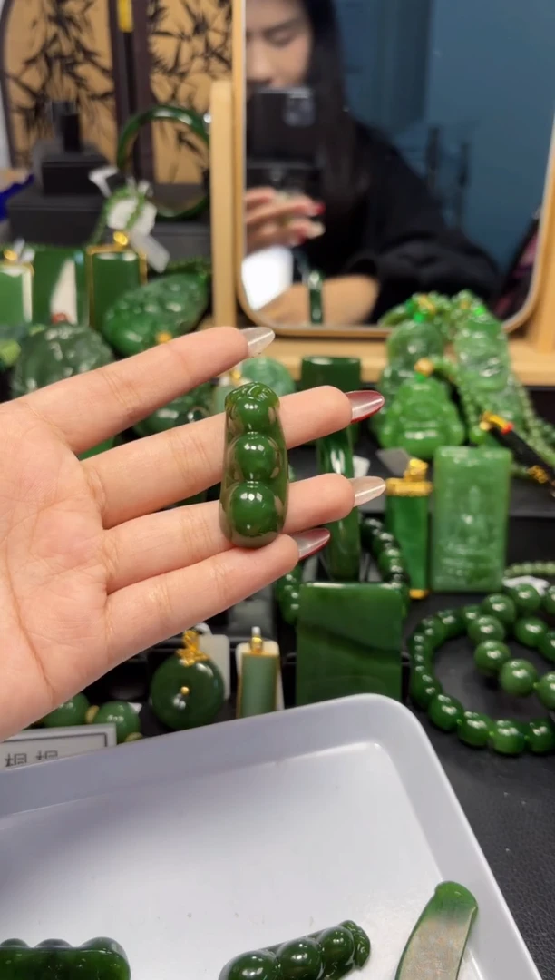 【闪购商品】和田玉（碧玉）吊坠(赠链)未镶嵌1