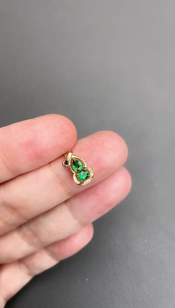 18K金镶嵌吊坠石榴石（沙弗莱）0.4ct以上/多样性发货/双十一清货