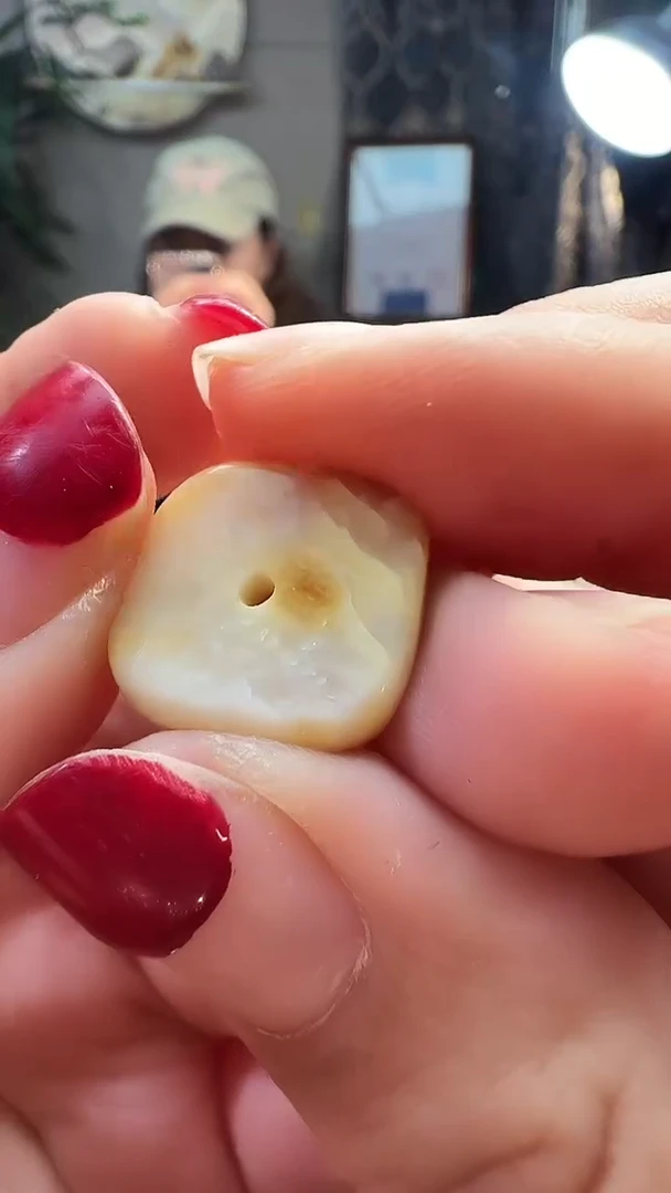 未镶嵌蜜蜡裸石蜜蜡留皮扣子