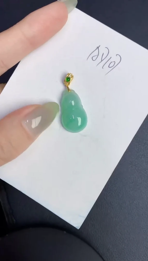 翡翠未镶嵌颈饰缅甸天然翡翠A货