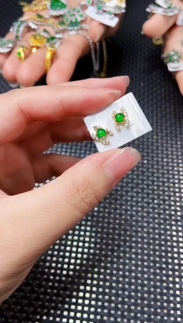 翡翠未镶嵌耳饰111111111