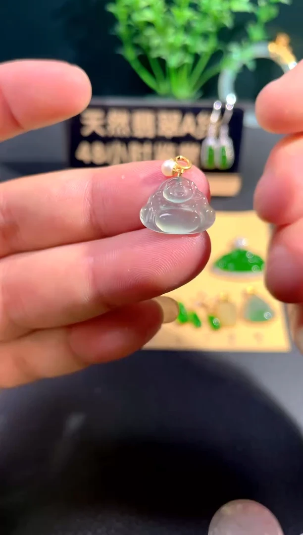 颈饰18K金镶嵌翡翠翡翠