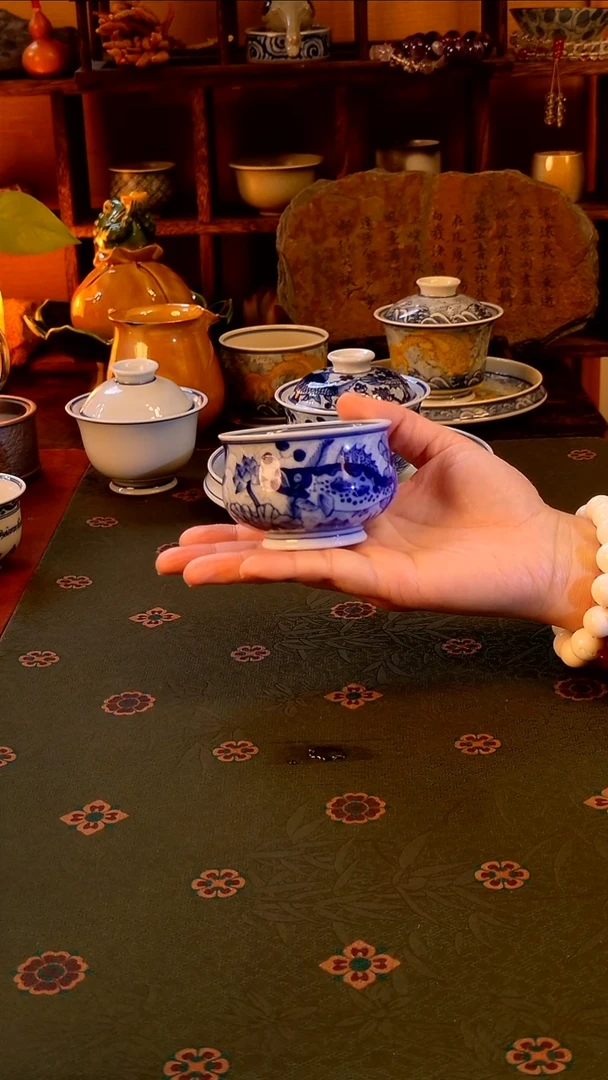 【鱼 藻 主 人 杯】