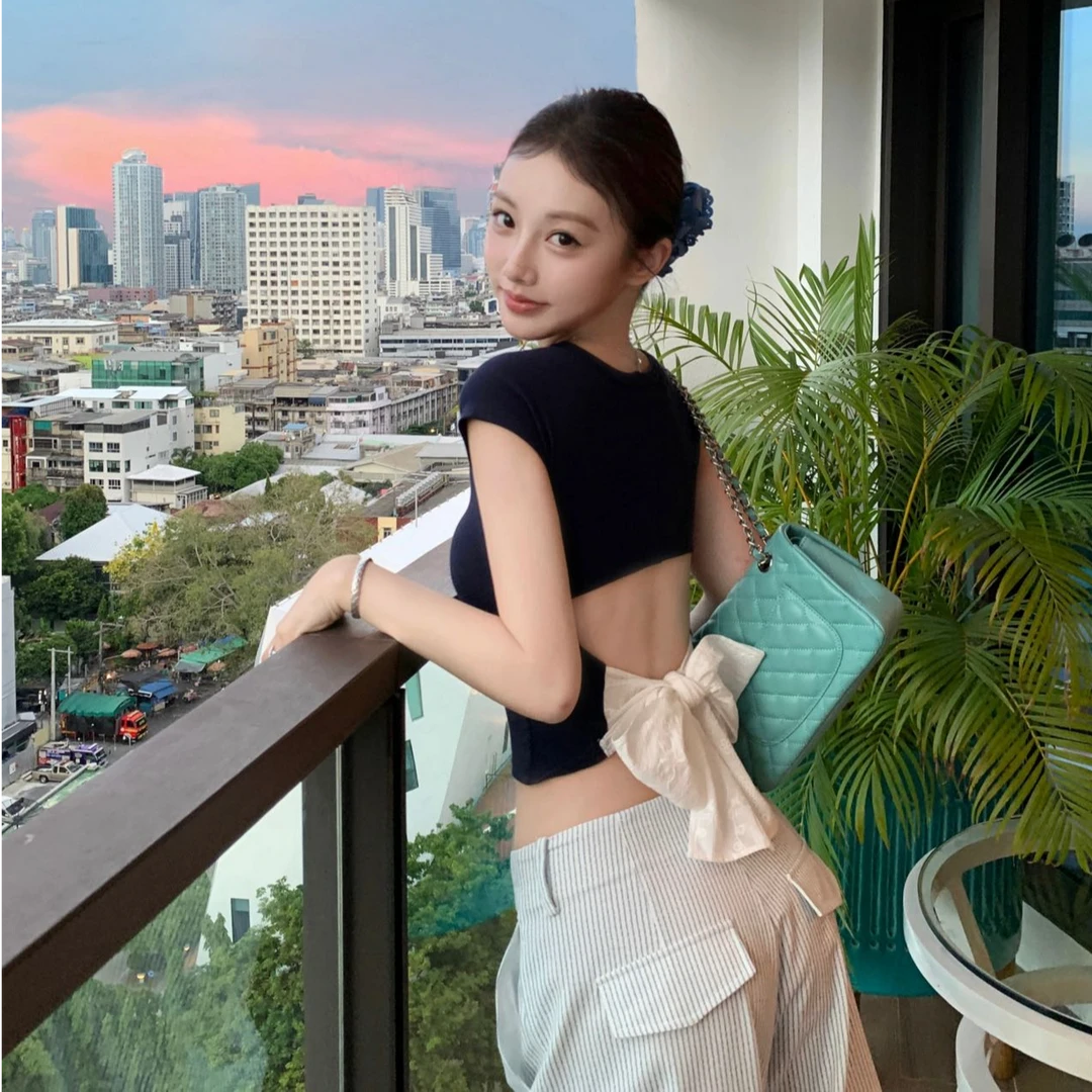 2025夏季新款时尚打底短袖上衣后背蝴蝶结设计性感辣妹外穿气质女