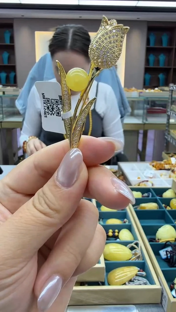 琥珀颈饰未镶嵌25秒拍号 假一罚三