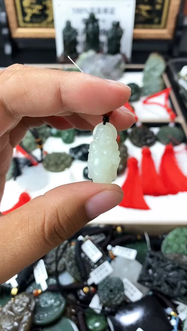 颈饰未镶嵌和田玉1