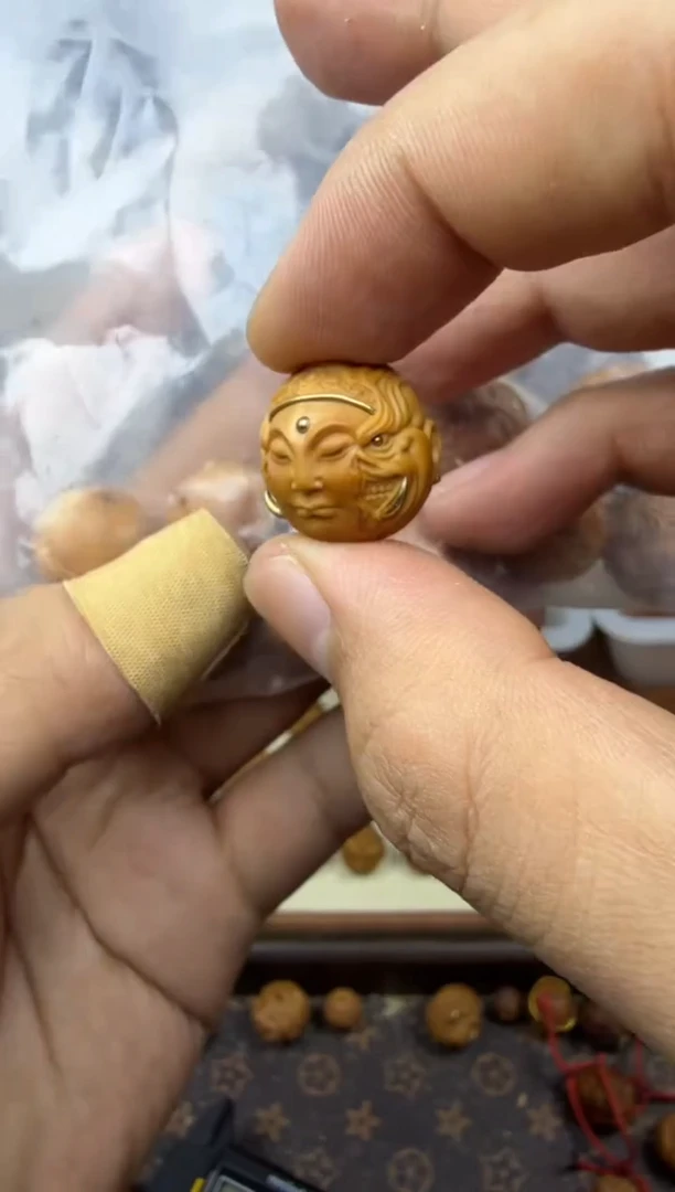 猴头核桃吊坠多面 佛头 重工