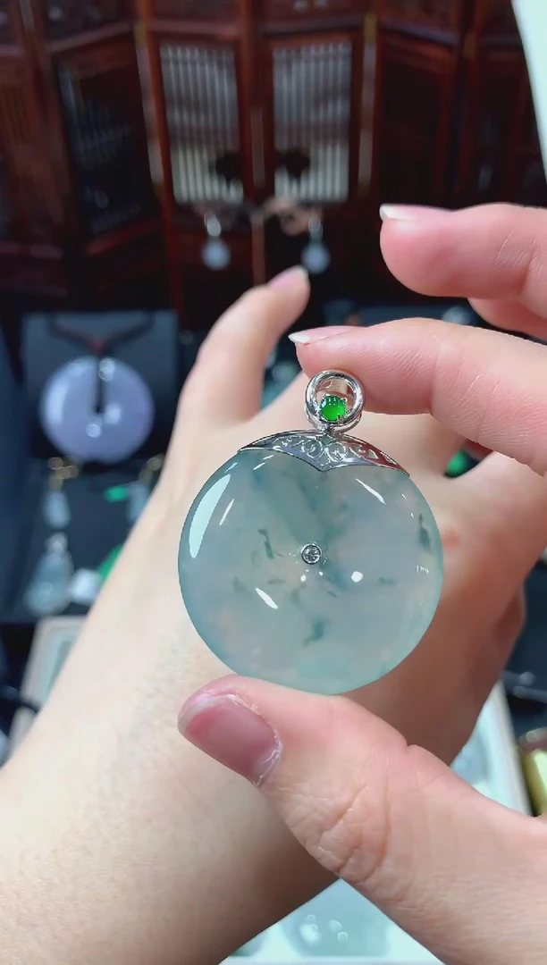 【闪购商品】翡翠吊坠(不含链)18K金镶嵌挂件